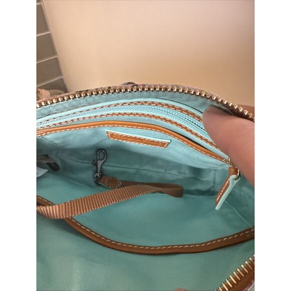 2020 Disney Epcot Flower & Garden Festival Dooney & Bourke Crossbody Bag Purse - Picture 10 of 13